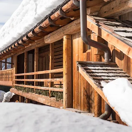 Rum i privatbostad Luxury Cortina
